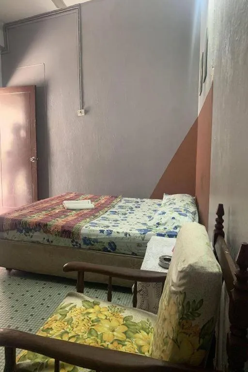 Bed in Sun Golden Inn