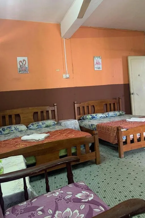 Bed in Sun Golden Inn