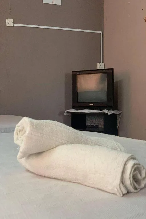 Bed in Sun Golden Inn