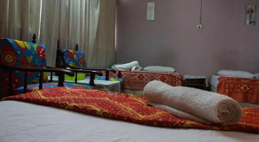 Bed in Sun Golden Inn