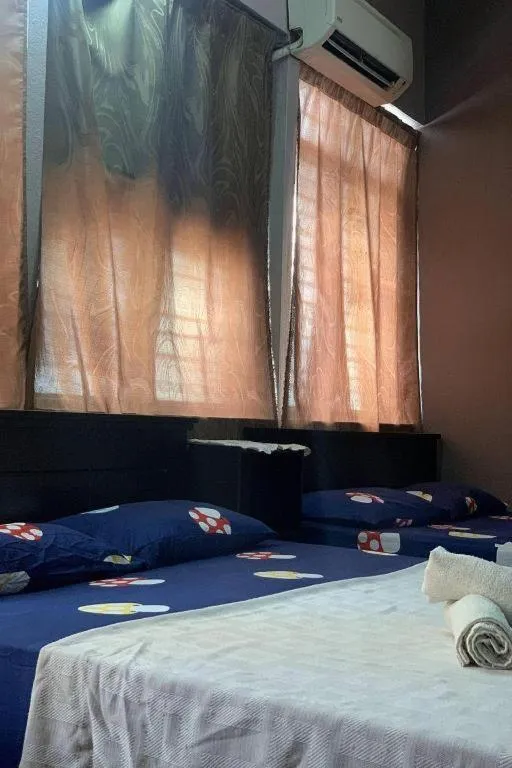 Bed in Sun Golden Inn