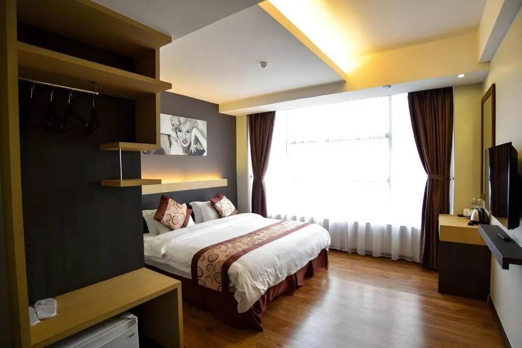 Bed in Lot 10 Boutique Hotel