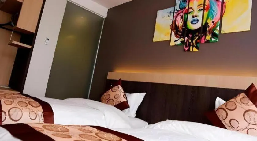 Bed in Lot 10 Boutique Hotel