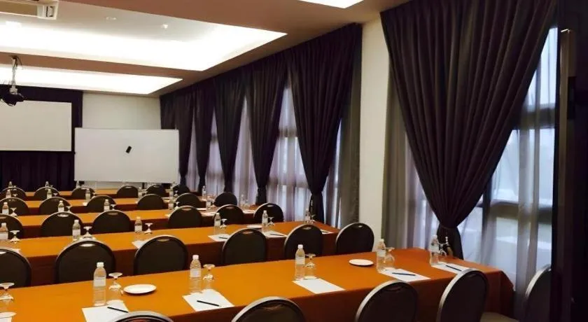 Lot 10 Boutique Hotel