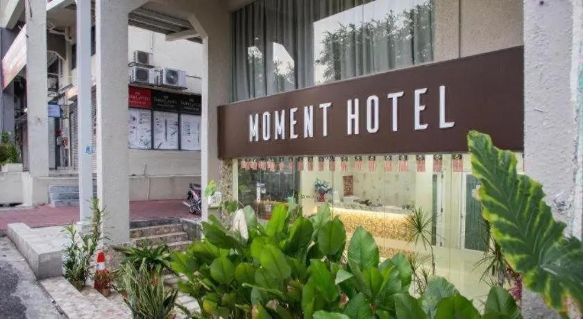 Moment Hotel