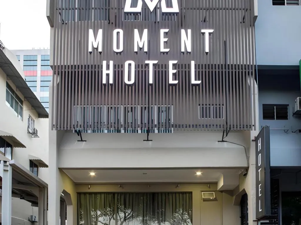 Moment Hotel