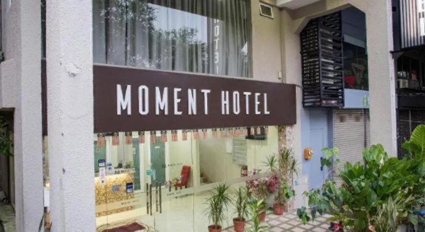 Moment Hotel