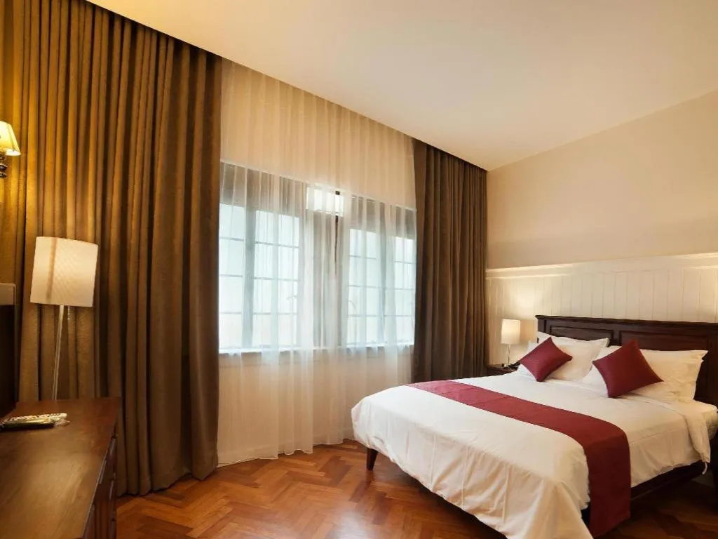 Bed in The Chambers Hotel