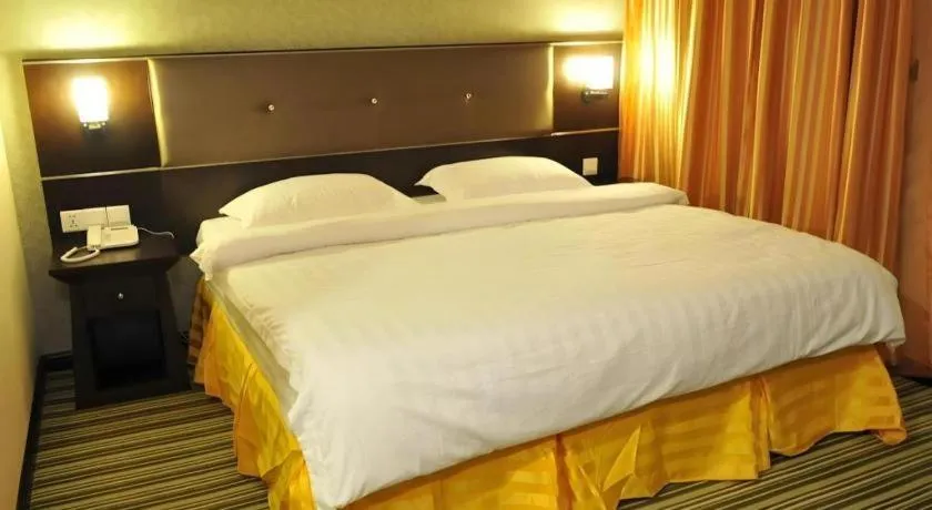 Bed in 1 City Hotel