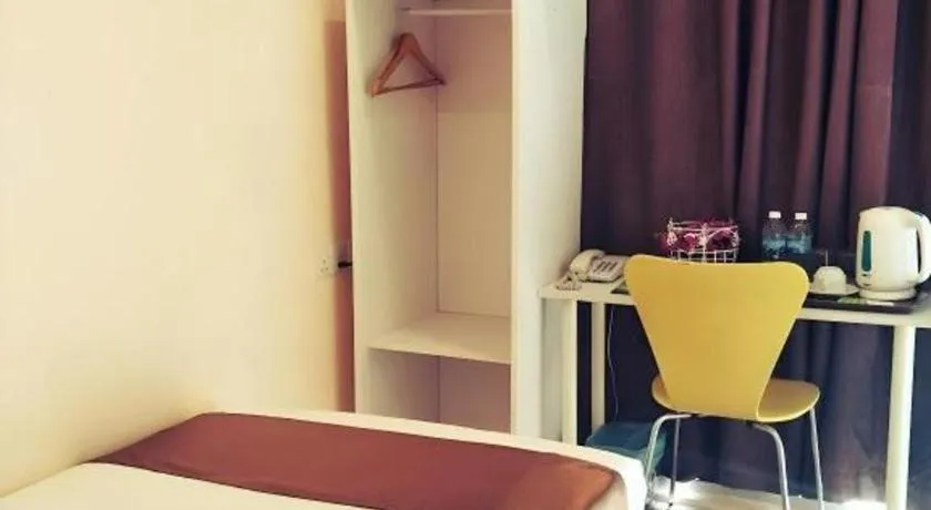 Bed in Le Garden Hotel Kota Kemuning Shah Alam