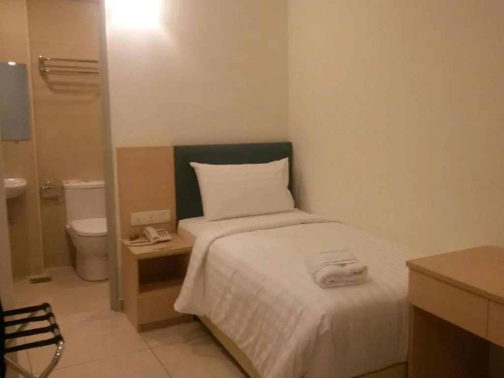 Bed in Hotel Pudu Bintang