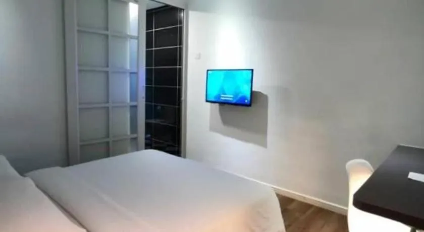 Bed in The Ardens Hotel - Austin