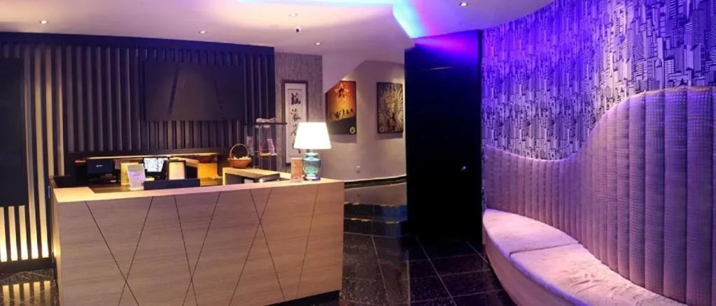 Rock & Roll Hotel Klang