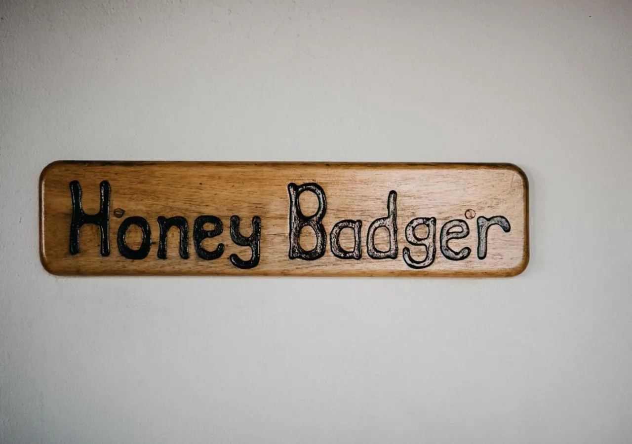 Logo/Certificate/Sign in The Village Lodge