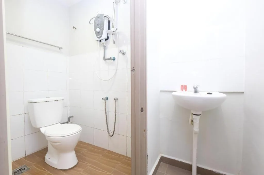 OYO 90553 Hotel 24 Seven