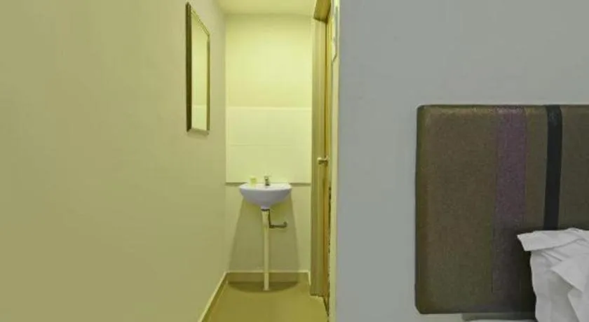 Bed in OYO 90553 Hotel 24 Seven