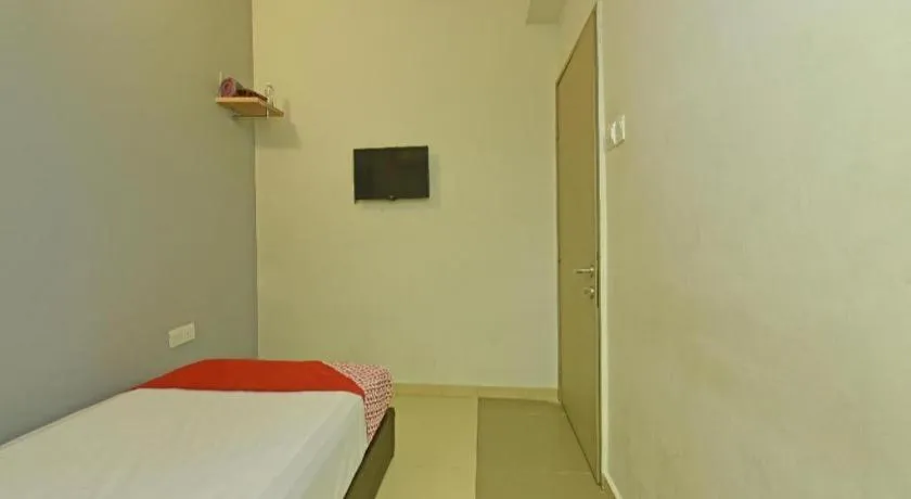 Bed in OYO 90553 Hotel 24 Seven