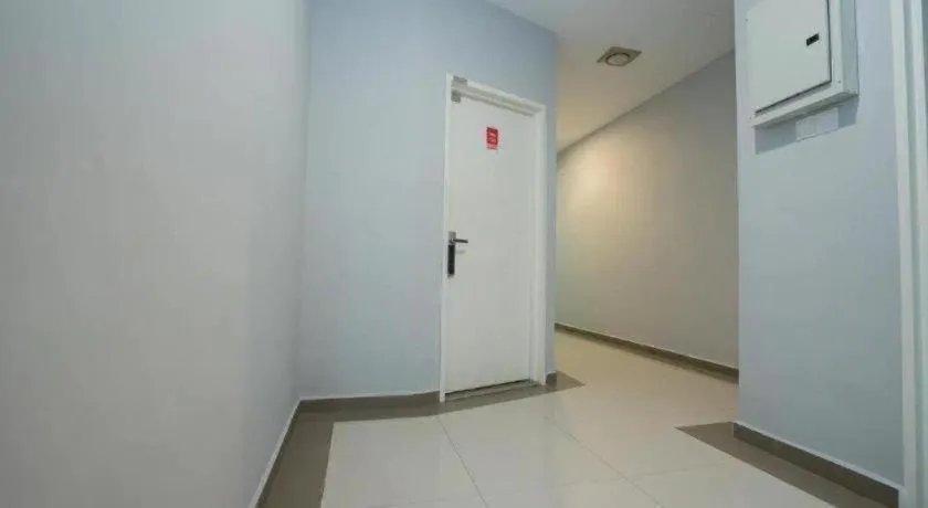 Capital O 90556 Hotel Cherita Rooms