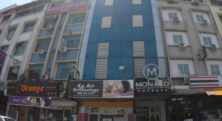 Monaco Boutique Hotel Kampung Air