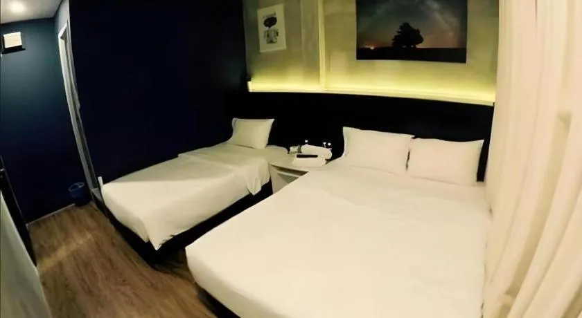 Bed in Monaco Boutique Hotel Kampung Air