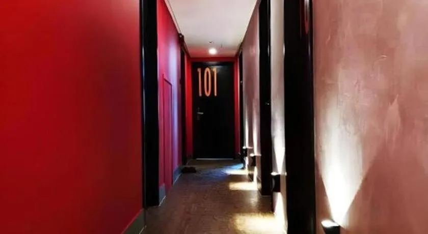 Monaco Boutique Hotel Kampung Air