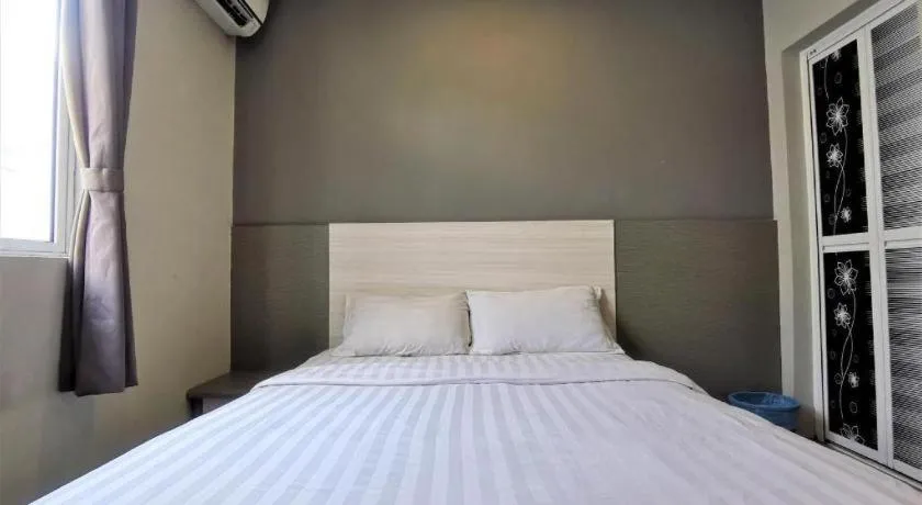 Bed in Pearl Hotel