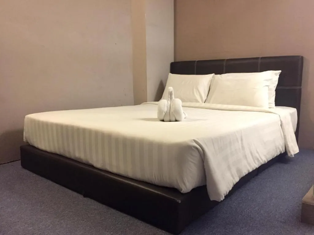 Bed in RAINFOREST Budget Stay