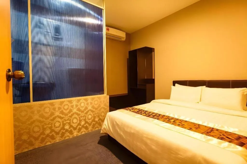 Bed in RAINFOREST Budget Stay