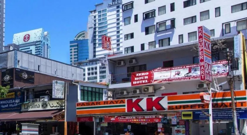 OYO 304 Zero Hour Hotel