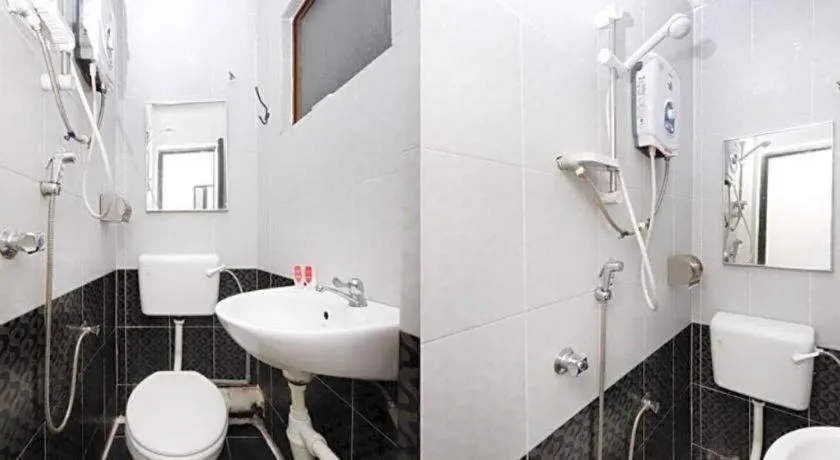 OYO 304 Zero Hour Hotel