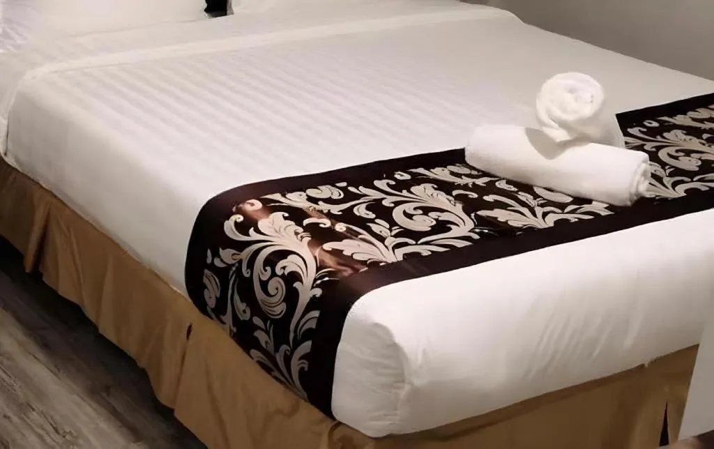 Bed in Hotel LoLex Kuchai Lama