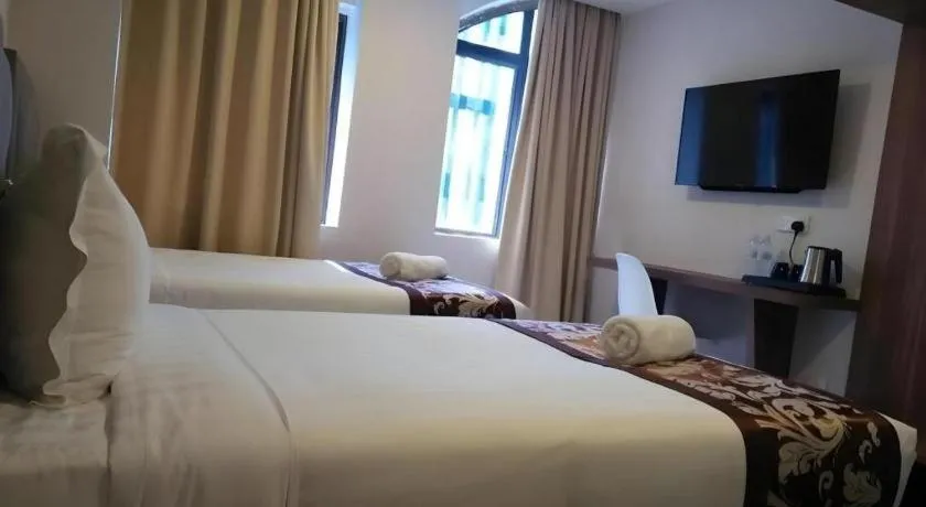 Bed in Hotel LoLex Kuchai Lama