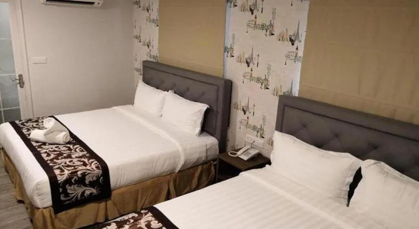 Bed in Hotel LoLex Kuchai Lama