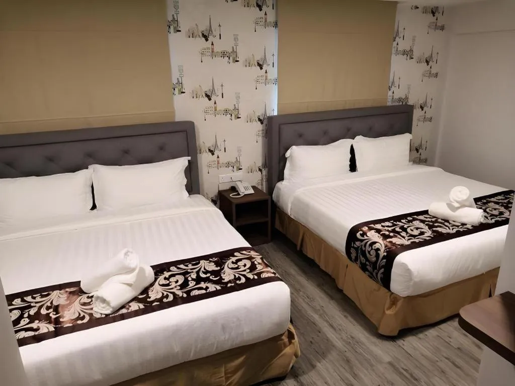 Bed in Hotel LoLex Kuchai Lama