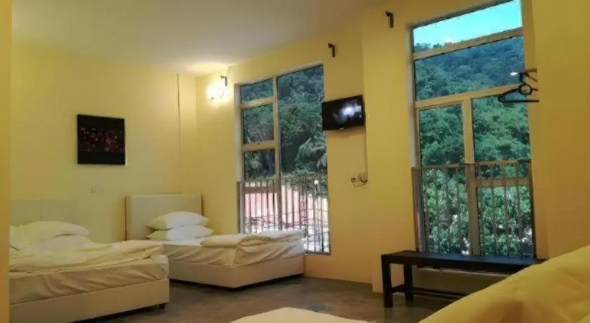 Bed in Hotel Pangkor Mutiara