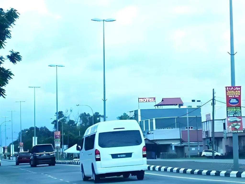 HOTEL BAJET MUGHOH SENGOTI