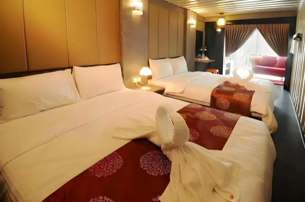 Bed in PPT Muar Hotel