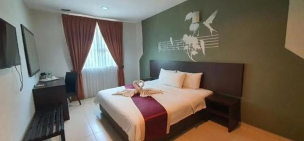 Bed in PPT Muar Hotel