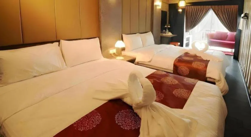 Bed in PPT Muar Hotel