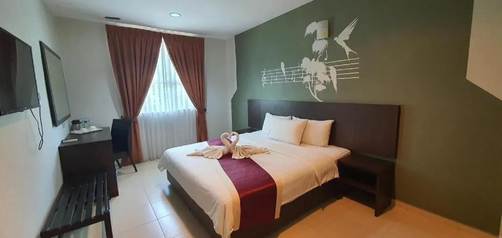 Bed in PPT Muar Hotel