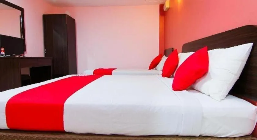 Bed in OYO 11343 Hotel Putra Iskandar