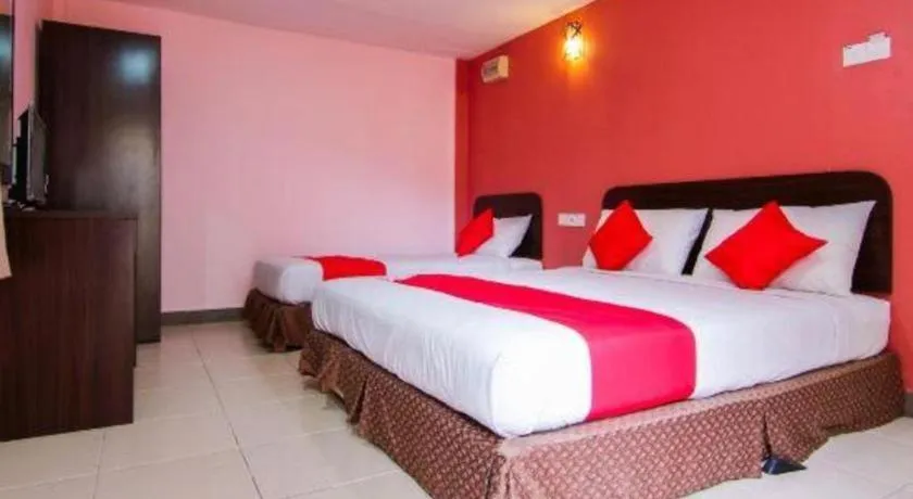 Bed in OYO 11343 Hotel Putra Iskandar