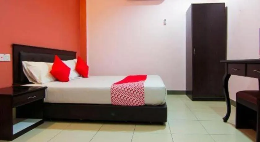 Bed in OYO 11343 Hotel Putra Iskandar