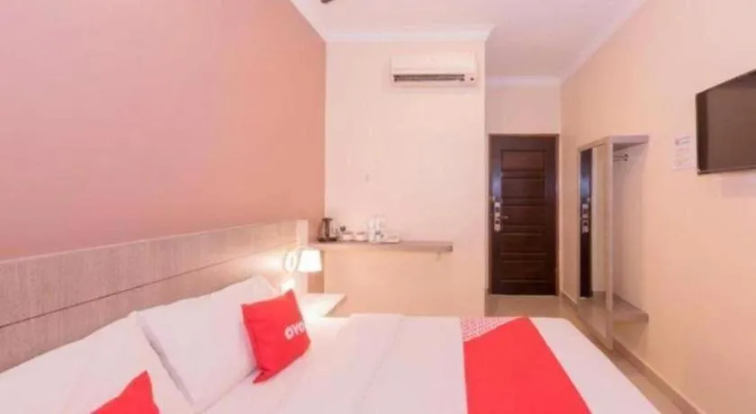 Bed in Capital O 89366 Spring Inn Hotel