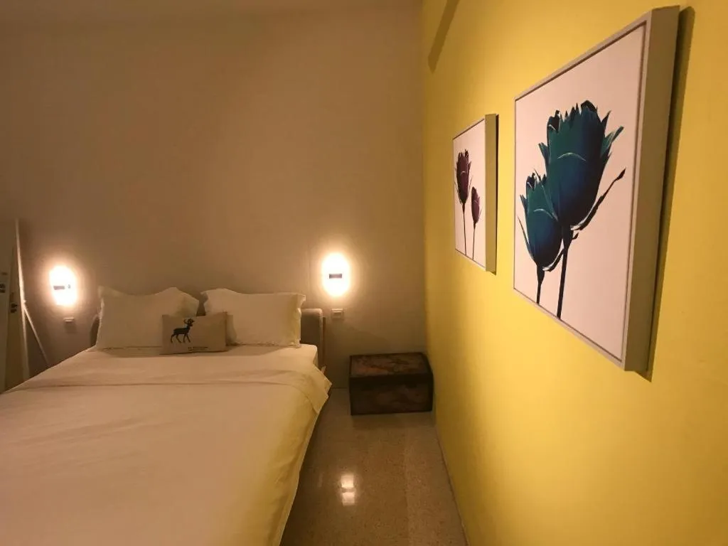 Bed in Kinta Valley Retreat