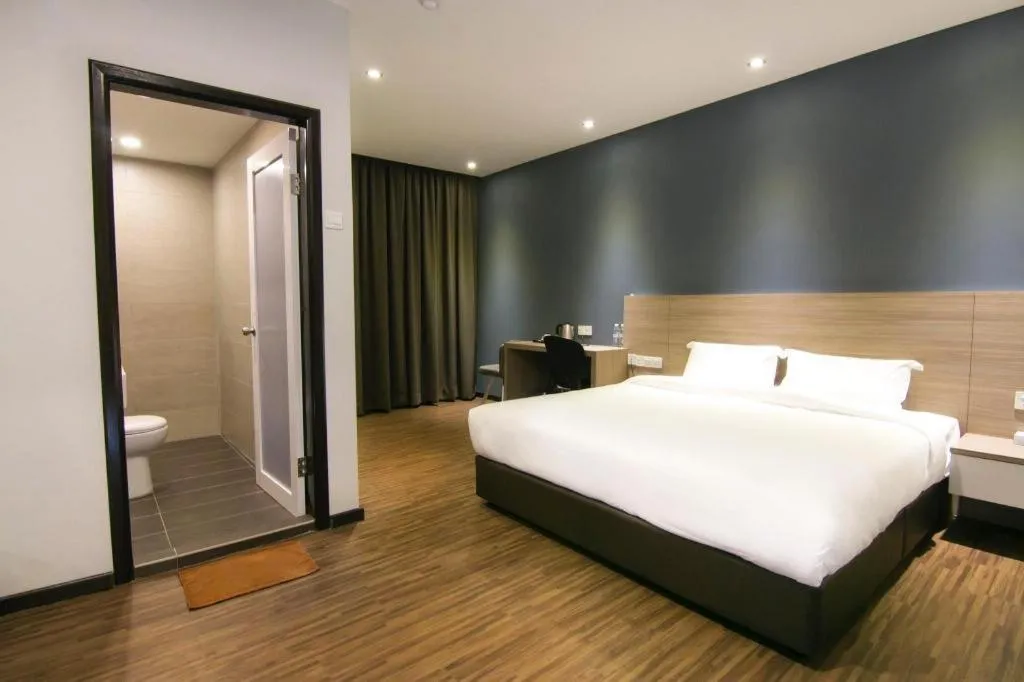 Bed in V Plus Hotel Ipoh