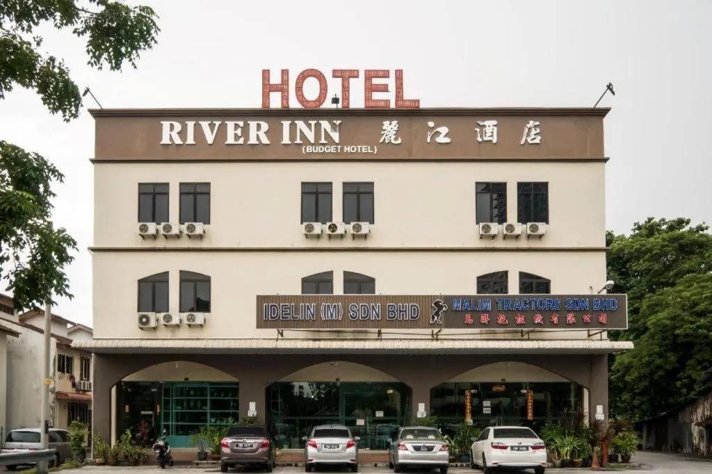OYO 301 River Inn Hotel