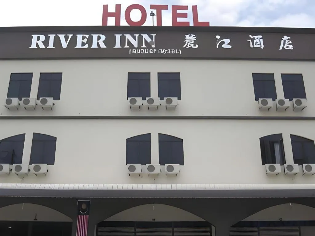 OYO 301 River Inn Hotel