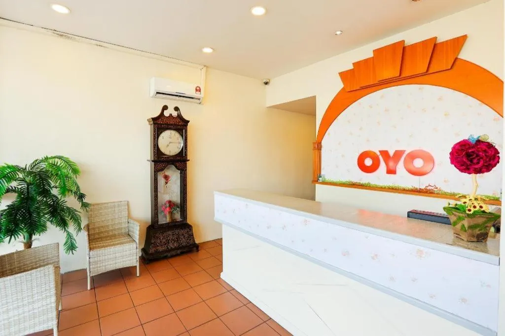 OYO 89638 Hotel Mandarin Inn