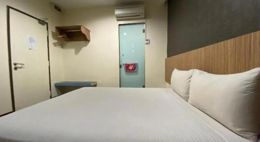 Bed in OYO 89752 7 DAYS EXPRESS HOTEL